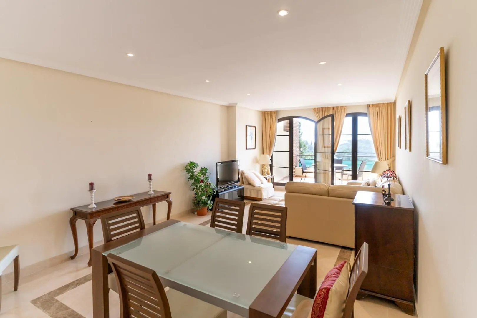 Los Arqueros, Benahavis - Holiday Rental Apartment 0*,  Spain