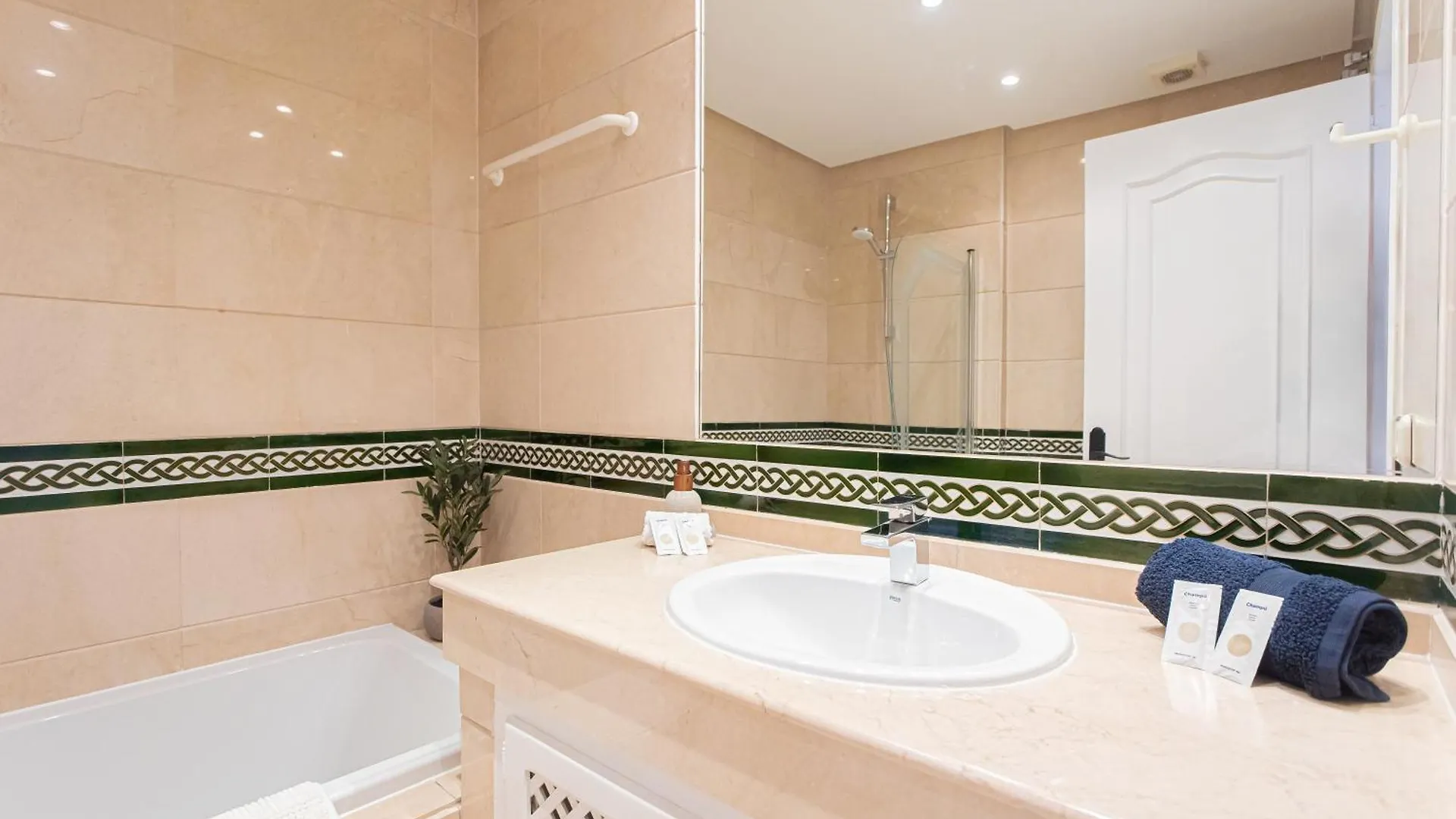 Los Arqueros, Benahavis - Holiday Rental Apartment Spain